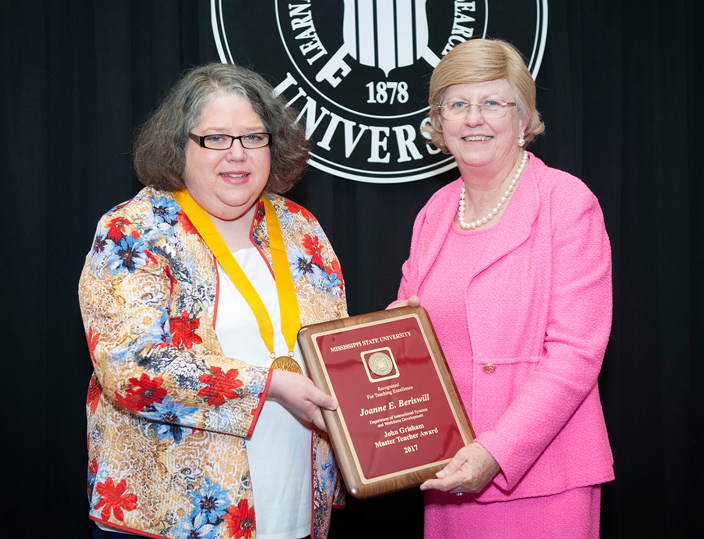 Dr. Joanne E. Beriswill receives award